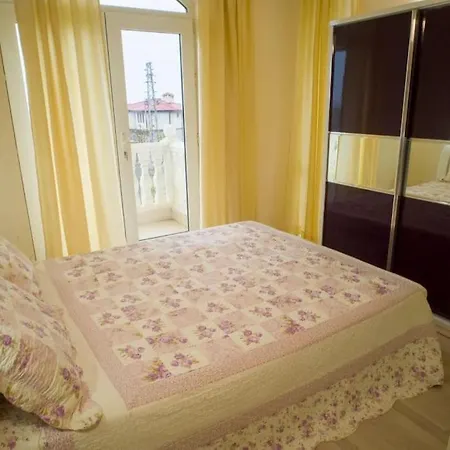 вила жаклин - Private House Jaklin With Pool Vakantiehuis Sveti Vlas
